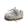 Tênis Esportivo Infantil 2026 Outono Novo Estilo Solado Macio Sapatos Forrest Gump Sapatos Casuais Fofos para Meninas Antiderrapante Resistente ao Desgaste Sapatos para Crianças Pequenas