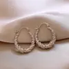Pendientes de Plata con Diseño Minimalista de Zirconia Retorcida Pendientes de Personalidad Retro Europeos y Americanos Pendientes Sencillos Versátiles de Nicho para Mujer