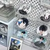 Caixa de armazenamento de crachás com fluxo de líquido transparente estilo ins, prateleira de armazenamento empilhável multicamadas, expositor de crachás estilo degrau, mesa