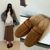 2026 Zapatillas de Felpa Vieja de Pelo Plano para Mujer Mules Estilo Nuevo Suela Gruesa Slip-on Estilo Dinero Punta Cuadrada Color Camel