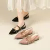 Sapatos Femininos Tendência e Estilosos 2026 Verão Elegantes Mary Jane Bico Fino Com Tachas Mocassins Rasos de Couro Envernizado