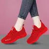 Zapatos de mujer 2023 primavera casual moda zapatilla alta gama transpirable antideslizante suela suave zapatos versátiles para viajar zapatos de malla
