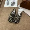 Zapatos planos Mary Jane para mujer de otoño e invierno, mocasines retro de punta redonda estilo Birkenstock, pantuflas peludas, zapatos slip-on de algodón de suela plana, forrados de felpa