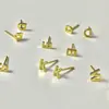 Aretes de Placa Ligera Letra 26 Chapados en Plata de Ley 925 Oro de 18K Lindas Letras Inglesas Mini Nombre Aretes Simples para Mujeres
