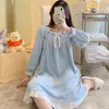 Outono e Inverno Flanela Canelada Doce Laço Uma Alça Camisola Feminina Quente Solta Cor Sólida Renda Roupa de Casa