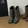 Botas de tornozelo estilo vintage britânico, novo modelo outono e inverno 2026, salto grosso, bico quadrado, botas de moda de salto médio, botas versáteis com salto empilhado