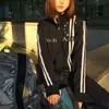 Chaqueta Patchwork con Rayas Dobles Bordadas Estilo Asiático Frío 26SS con Cuello Alto para Hombres y Mujeres, Sudadera Deportiva Corta Estilo Callejero Americano