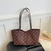 Bolsa Feminina Suede Pelúcia Bolinhas Retrô Estilo Coreano 2026 Nova Grande Capacidade Versátil para o Dia a Dia Bolsa de Ombro Horizontal Bolsa de Braço