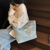 Bolso de Mano de Mezclilla Hecho a Medida de Fábrica 2026 Verano Nuevo Elegante Ins Bolso de Hombro Bolso Tote para Debajo del Brazo