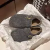 Otoño/Invierno 2026 Nuevo Estilo Felpa Gruesa Suela Suave Slip-on Zapatos Perezosos Retro Birkenstock Cálidos Casuales Zapatos Individuales