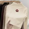 Camisa Base de Veludo com Babados para Meninas Outono e Inverno 2025 Novo Estilo para Crianças Maiores, Camiseta de Manga Longa com Gola Meia-Alta de Renda para Inverno