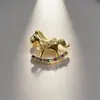 Broche Mais Vendido do Ano Novo do Cavalo com Zircônia Colorida Incrustada em Cobre, Acessório de Roupa Mascote, Sucesso Instantâneo, Luxo Leve Transfronteiriço com um Toque de Alta Qualidade