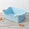 Nueva caja de arena para gatos, inodoro elevado semicerrado para gatos, antisalpicaduras, caja de arena para gatos de lado alto, suministros de limpieza para gatos en stock