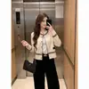Suéter a rayas blanco y negro, cuello alto, top de punto, nuevo estilo otoño/invierno para mujer, con botones metálicos repujados, cárdigan, prenda de abrigo