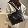 Bolsa Grande Simples Transfronteiriça para Mulheres 2026 Verão Nova Bolsa de Trabalho Versátil Moda Grande Capacidade Bolsa de Ombro Tote Tendência