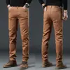 Jeans caqui de alta gama italianos para hombre, nuevos pantalones largos casuales de corte slim para primavera y otoño 2026, pantalones cropped