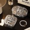 Caja de Almacenamiento de Joyas con Ondas de Agua Sellada a Prueba de Humedad Portátil Almacenamiento Dividido para Aretes y Anillos Caja Tipo Tableta