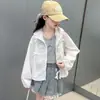 Chaqueta con Capucha de Protección Solar para Niñas Verano 2025 Nueva Elegante Lazo Ligera Superior para Niñas Mayores Moderna Ropa de Verano