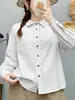 Camisa feminina de algodão 100% petite, pronta para usar, listrada lavada, corte solto, para outono, estilo artístico, com gola de lapela e mangas compridas, efeito emagrecedor