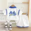 Conjunto Polo de Verão para Meninos 2025 Novo Estilo Roupas de Verão para Crianças Conjunto de Duas Peças com Botões Manga Curta Tendência