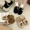 Zapatos casuales nuevos de suela suave y fondo plano con forro polar para mujer, sin cordones, 2026, zapatos retro de invierno con pelo para mujer, zapatos de algodón, lazo