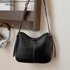 Bolsa de Axila Retrô Sexy Bolsa Feminina 2024 Nova Bolsa de Ombro Moderna Versátil Transversal Bolsa Balde Exquisita