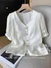 Blusa Top de Color Sólido con Cuello en V de Acetato de Gama Alta 2025 Nuevo Estilo de Verano Cárdigan de Manga Corta Satinado Inspirado en Chanel