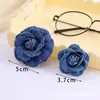 Flor de Camelia Tridimensional de Tela Vaquera, Broche Pequeño Estilo Chanel Accesorios para Manualidades, Accesorios para Ropa, Al Por Mayor en Stock