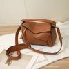 Bolso Geométrico Simple de Mano Otoño e Invierno Nuevo Combinable Costuras Patrón Lichi Bolso Cruzado Ligero Gran Capacidad Bolso de Médico