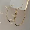 Anillo de Oreja Grande de Metal con Onda de Sentido Avanzado para Mujer Estilo Coreano Simple Combinable Elegantes Aretes Aretes Estilo Frío