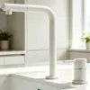 Torneira tipo monobloco, água fria e quente, design de dois furos, para lavatórios, adequada para banheiros residenciais e pias de cozinha, feita de latão, estilo minimalista