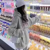 Moletom com capuz branco e cinza para mulheres, novo estilo primavera e outono 2026, jaqueta popular de manga comprida, forrado com fleece e espessado para outono e inverno