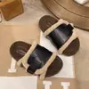 Chinelos peludos estilo coreano para mulheres, novo modelo outono e inverno 2026, design fofo, versátil, chinelos quentes de algodão de uma tira