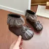 Botas Curtas de Pelúcia para Meninas 2026 Inverno Novo Estilo Botas Pequenas de Couro Elegantes Botas de Princesa Menina Laço Botas Martin