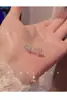 Brincos em Formato de Coração Estilo Novo 2026 para Mulheres, Brincos Elegantes de Luxo Leve de Nicho, Sensação Exquisita e de Alto Padrão, Acessórios de Orelha Sem Furo para Mulheres