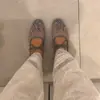 Primer Encuentro Temporada 2026 Nuevos Zapatos Planos Franceses Mary Janes de Correa Única Punta Cuadrada Malla con Pedrería Moño