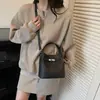 Bolsa Cubo de Nicho Nueva Primavera Bolsa con Letra Bolso de Hombro Cruzado de Moda Bolso de Mano Retro Bolsa de Calidad para Mujer