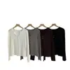 Camiseta de manga larga minimalista con botones y cuello medio abierto, alta calidad, estilo coreano @Shisanxing R*S, otoño 2026