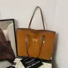 Bolso de Hombro Simple de Gran Capacidad Moda de Invierno 2026 Nuevo Versátil Casual Texturizado Diseño de Nicho