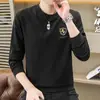 Camiseta versátil de manga larga holgada de moda para otoño e invierno para hombre, sudadera básica casual jacquard personalizada para jóvenes