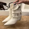 Botas plissadas empilhadas com fivela e bico fino, estilo europeu e americano, para mulheres, novas botas de salto plataforma curtas para o outono de 2026