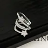 Super brillantes brazaletes de circón minimalistas para orejas sin perforar, brazaletes de oreja de nicho de alta gama, aretes únicos de lujo ligero elegantes al por mayor