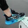Tênis de Corrida para Crianças Médias e Grandes Sapatos de Malha Respirável Tênis Esportivo para Meninos Modelo Verão 2026 Fivela Rotativa Sapatos Infantis Tênis Esportivo