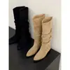 Botas Western Cowboy de Camurça Cáqui para Mulheres com Salto Interno e Botas Plissadas até o Joelho