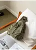 Mochila de Textura Tonos Cálidos Crepúsculo de Avellana Estilo Coreano Ambiente Suave y Sanador Mochila Versátil Casual para Viajes
