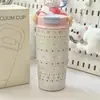 Taza de Café de Alta Calidad para Niñas con Exquisito Patrón a Cuadros, Taza con Popote Estilo Ins, Taza Térmica Portátil con Asa de Acero Inoxidable Venta al por Mayor