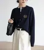 Suéter de Tricô Cinza para Mulheres, Novo Estilo Outono 2025, Estilo Relaxado, Cardigã Macio e Fofo, Emagrecedor, Casaco Casual, Estilo Preppy