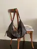 Bolsa de Couro Macio Versátil em Estilo Vintage Relaxado com Toque de Luxo, Bolsa Grande para o Dia a Dia, Bolsa de Ombro Cruzada, Bolsa Nicho Formato Bolinho