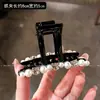 Elegante Presilha de Cabelo com Pérolas para Mulheres, Presilha de Tubarão Média de Alta Qualidade Cravejada com Diamantes, Adequada para Cabelos Finos, Acessório de Cabelo Moderno para a Parte de Trás da Cabeça