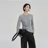 Camiseta de Tricô Manga Longa com Design Plissado de Cintura Alta para Mulheres, Moda Coreana Versátil e Elegante, Pulôver Gola Redonda com Bordas Irregulares